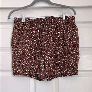 Leopard Print Women's Shorts, Medium